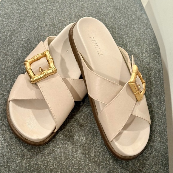 Schutz Enola Crisscross Buckle cream-gold Leather Sandals/size 8B - Picture 6 of 12